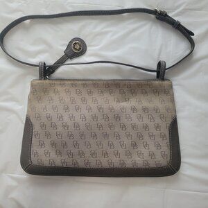 Vintage Dooney & Bourke Purse Slim Zip Top HO23